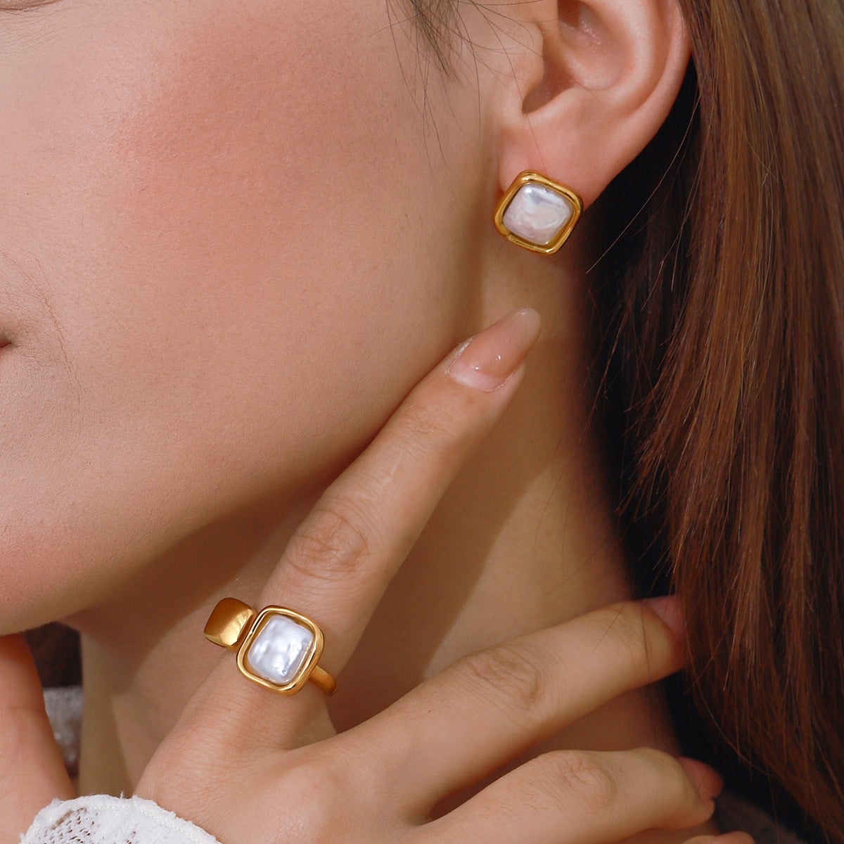 PEARL SHELL EARRINGS | GOLD PLATED